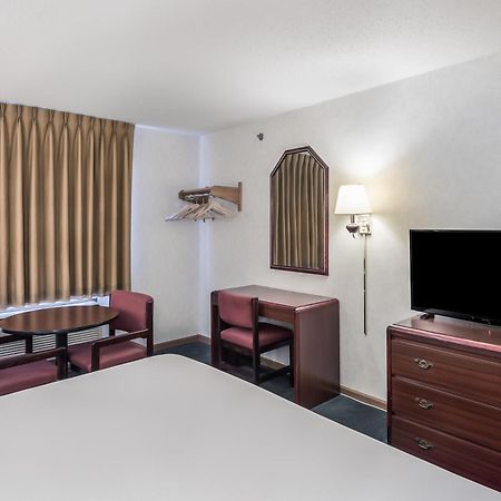 Americas Best Value Inn-Wenona Экстерьер фото