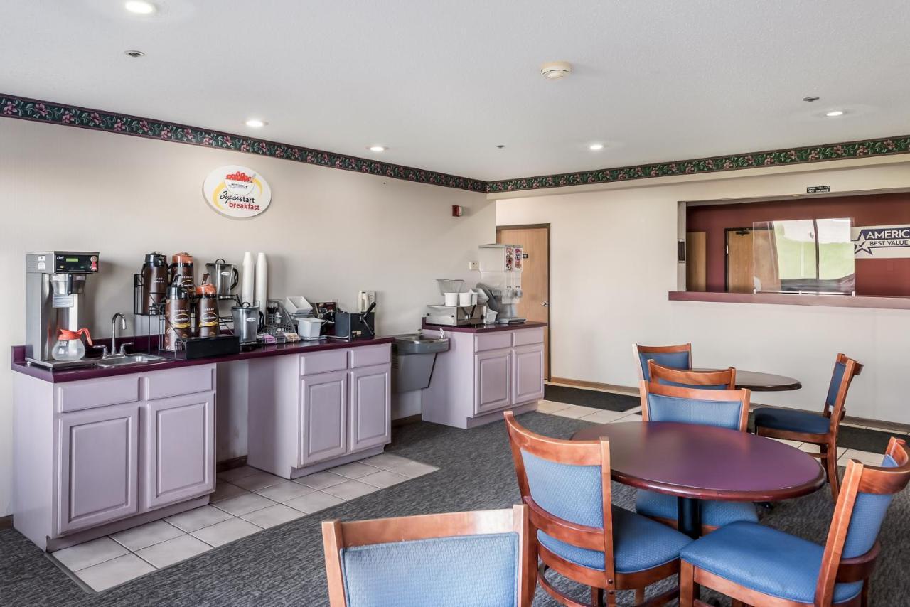 Americas Best Value Inn-Wenona Экстерьер фото