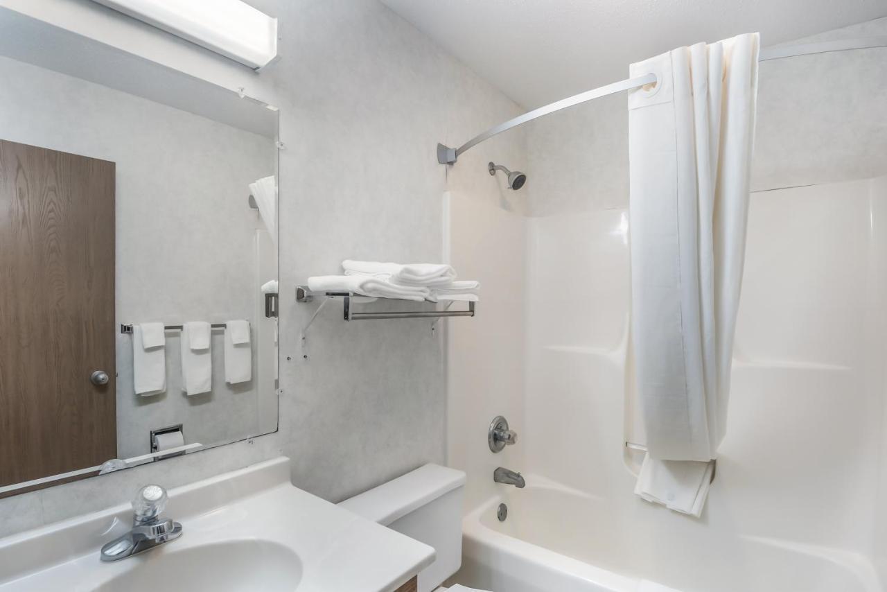 Americas Best Value Inn-Wenona Экстерьер фото