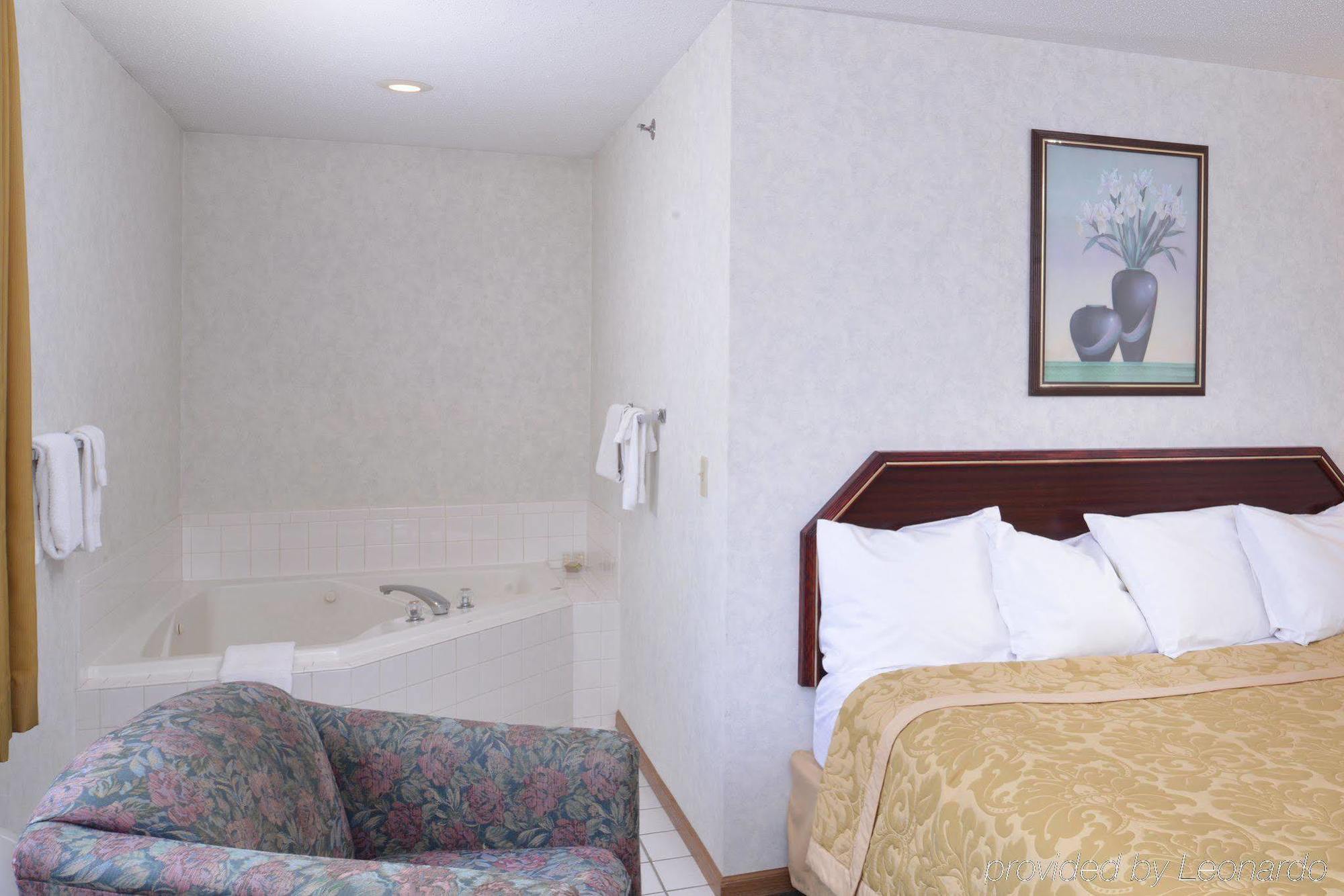 Americas Best Value Inn-Wenona Экстерьер фото