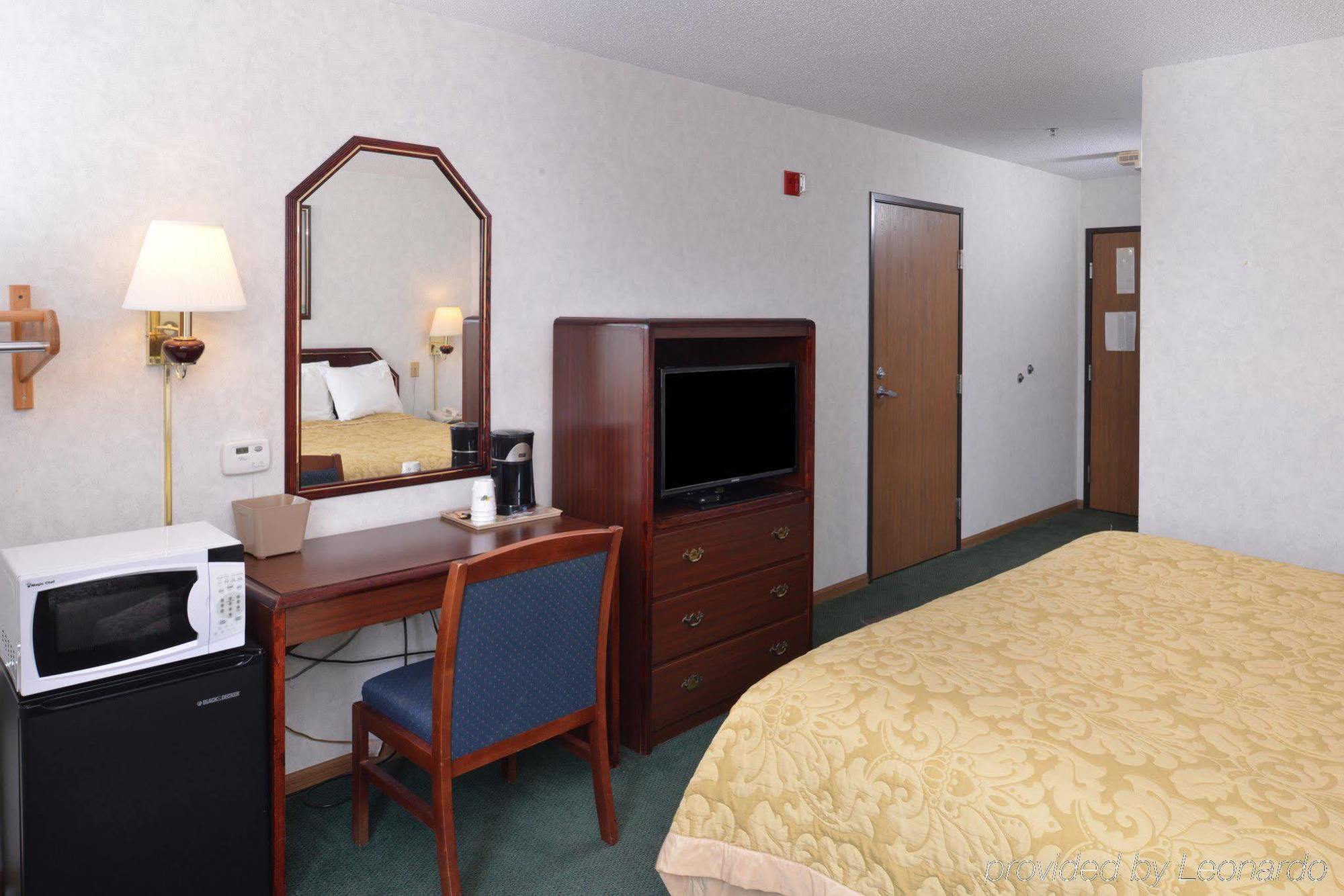 Americas Best Value Inn-Wenona Экстерьер фото