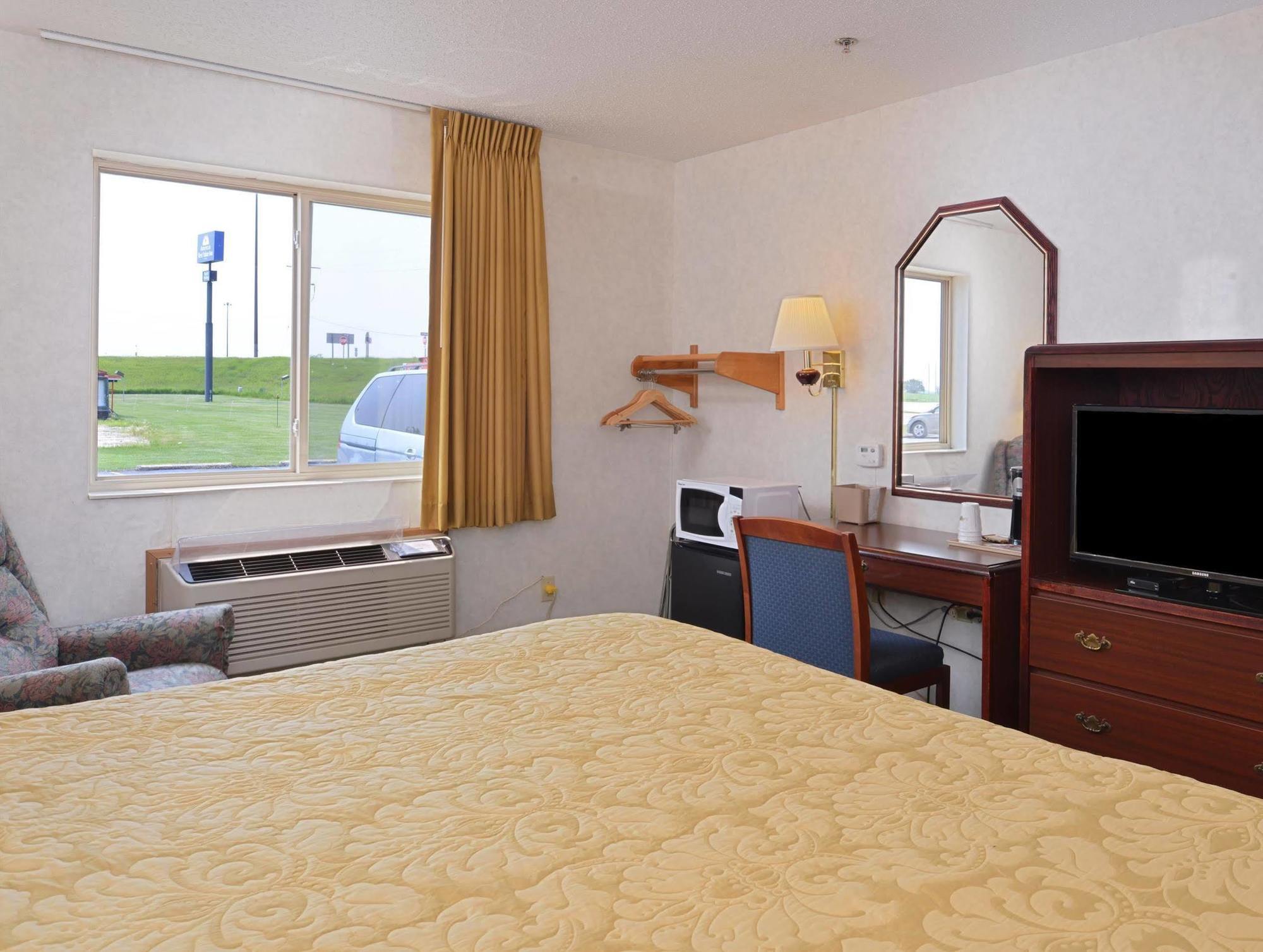 Americas Best Value Inn-Wenona Экстерьер фото