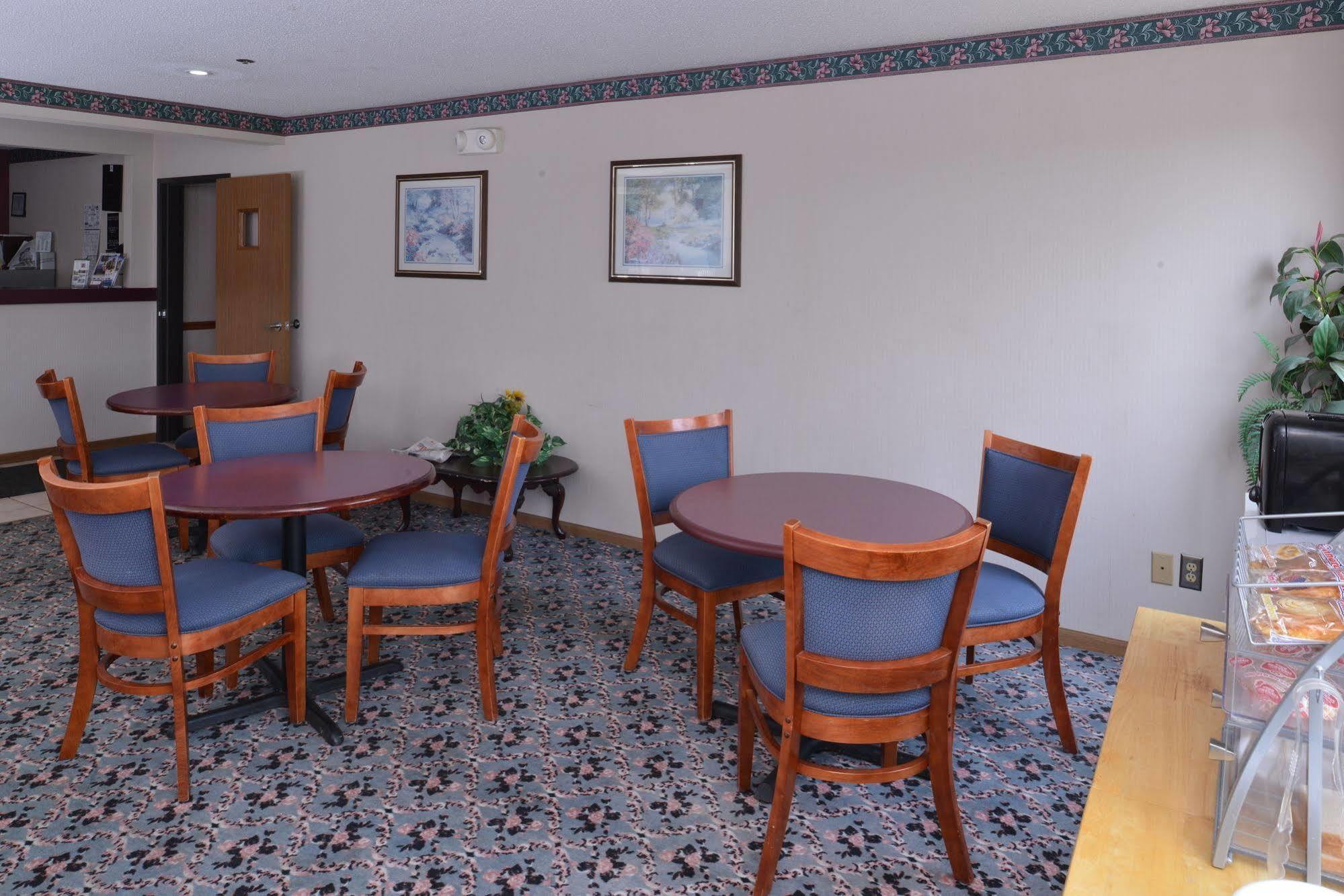 Americas Best Value Inn-Wenona Экстерьер фото