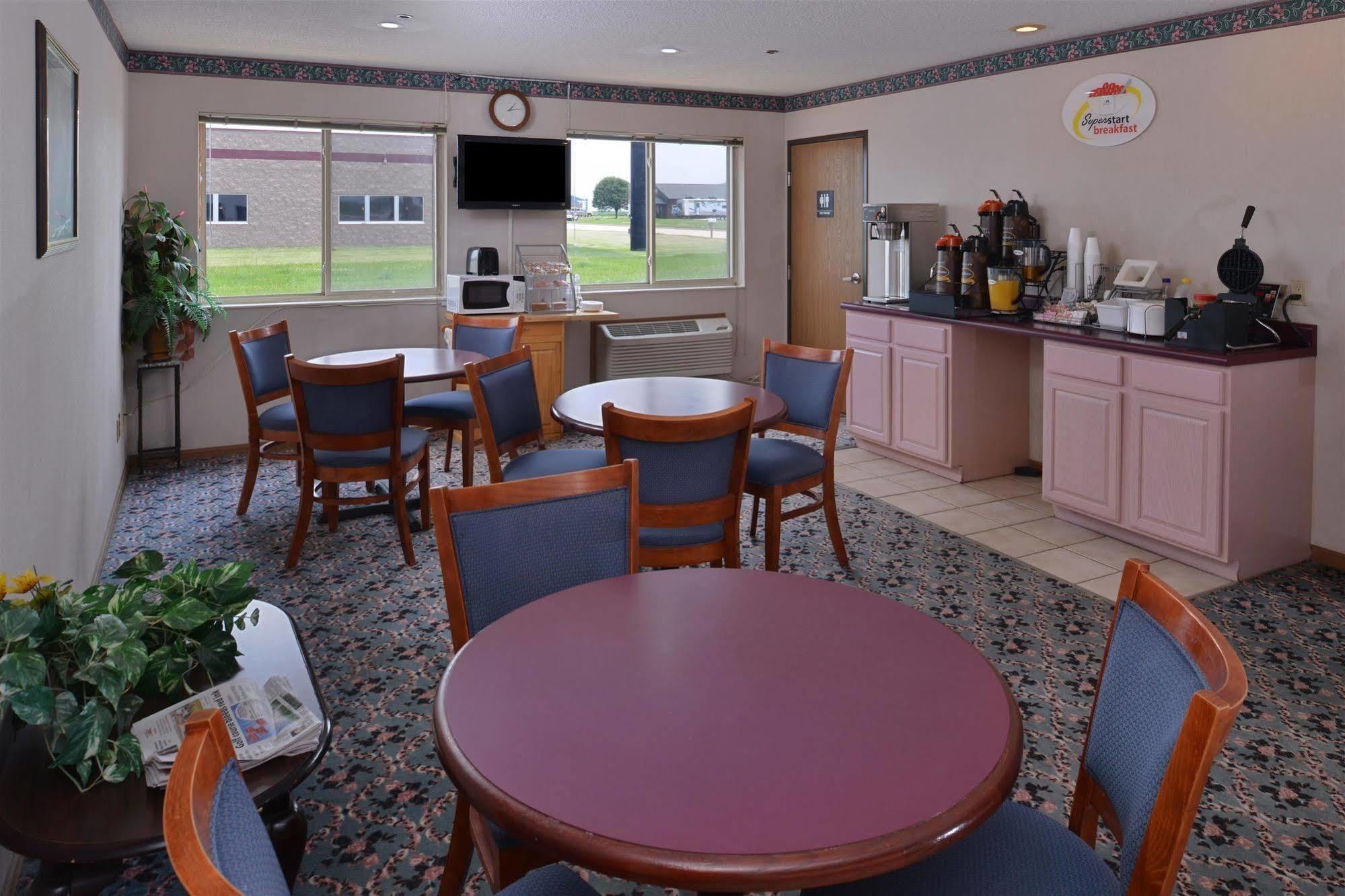 Americas Best Value Inn-Wenona Экстерьер фото